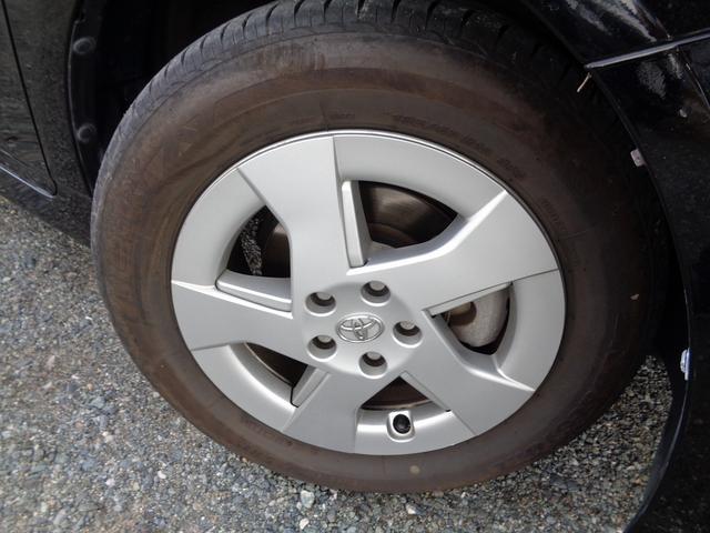 プリウス Ｌ　禁煙車・ワンセグポータブルナビ・ＥＴＣ・オートライト・スマートキー２個・ＡＵＸ・ＵＳＢ入力（2枚目）