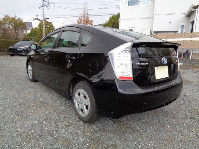 プリウス Ｌ　禁煙車・ワンセグポータブルナビ・ＥＴＣ・オートライト・スマートキー２個・ＡＵＸ・ＵＳＢ入力（7枚目）