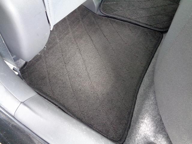 プリウス Ｌ　禁煙車・ワンセグポータブルナビ・ＥＴＣ・オートライト・スマートキー２個・ＡＵＸ・ＵＳＢ入力（18枚目）