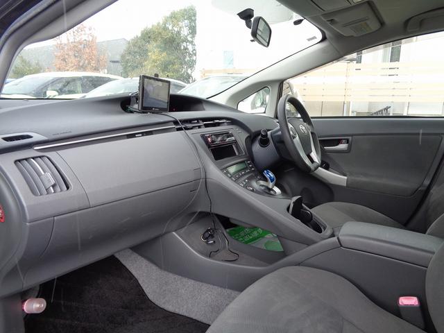 プリウス Ｌ　禁煙車・ワンセグポータブルナビ・ＥＴＣ・オートライト・スマートキー２個・ＡＵＸ・ＵＳＢ入力（24枚目）