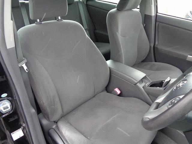 プリウス Ｌ　禁煙車・ワンセグポータブルナビ・ＥＴＣ・オートライト・スマートキー２個・ＡＵＸ・ＵＳＢ入力（30枚目）