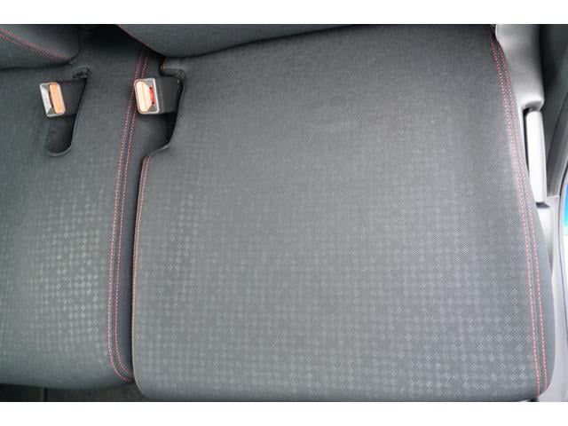 Ｎ－ＢＯＸカスタム Ｇ・Ｌパッケージ　ツートンカラー　ルーフシルバー　グリルブラック　ワンセグナビ　バックカメラ　ＥＴＣ　スマートキー２個　リア席サンシェード　ＨＩＤ　ＬＥＤルームランプ　１４インチアルミホイール（16枚目）