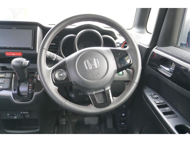 Ｎ－ＢＯＸカスタム Ｇ・Ｌパッケージ　ツートンカラー　ルーフシルバー　グリルブラック　ワンセグナビ　バックカメラ　ＥＴＣ　スマートキー２個　リア席サンシェード　ＨＩＤ　ＬＥＤルームランプ　１４インチアルミホイール（26枚目）