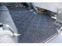 掲載前に車内の掃除機掛けと専用洗剤にてシート清掃とシミ抜きとクリーニング、ヘッドライトの黄ばみを除去しコーティング剤をヘッドライト表面に塗布、エアコンガス補充、洗車、フロアマット洗浄を行っています。