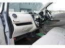 運転の苦手な方でもバックカメラと前後の障害物センサーで不安な運転をサポートしてくれます!外装の傷は左後ろのタイヤ付近に目立つ傷(画像掲載)有、その他の小傷有