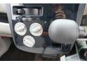 運転席と助手席を倒すと足を延ばして休憩出来ます!掲載前に車内清掃、シートのシミ抜きとクリーニング抗菌、マット洗浄清掃、ヘッドライトの研磨コーティングを行っています。