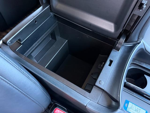 ヴェルファイア ２．５Ｚ　Ｇエディション　モデリスタ古エアロ純正１０型ナビ　後席モニター　セーフティセンス　レーダークルーズ　バックカメラ　ＥＴＣ２．０　　フルセグ　ドラレコ　シートベンチレーション　パワーシート　パワーバックドア（38枚目）