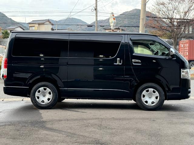 ハイエースバン スーパーＧＬ　ダークプライム　ナビ　ＴＶ　ＥＴＣ　Ｂｌｕｅｔｏｏｔｈオーディオ　スマートキー　ＬＥＤヘッドライト　両側スライドドア（5枚目）