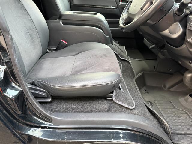 ハイエースバン スーパーＧＬ　ダークプライム　ナビ　ＴＶ　ＥＴＣ　Ｂｌｕｅｔｏｏｔｈオーディオ　スマートキー　ＬＥＤヘッドライト　両側スライドドア（36枚目）