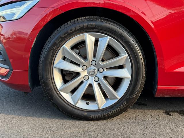 Ｖ６０ Ｔ５　モメンタム　８ＡＴ　ナビ　ＴＶ　ＥＴＣ２．０　Ｂｌｕｅｔｏｏｔｈ　ｃａｒｐｌａｙ　パワーバックドア　ＢＬＩＳ　ブラックレザーシート　純正アルミホイール　スマートキー　シートヒーター　ＬＥＤヘッドライト（27枚目）