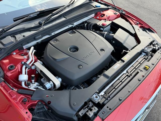 Ｖ６０ Ｔ５　モメンタム　８ＡＴ　ナビ　ＴＶ　ＥＴＣ２．０　Ｂｌｕｅｔｏｏｔｈ　ｃａｒｐｌａｙ　パワーバックドア　ＢＬＩＳ　ブラックレザーシート　純正アルミホイール　スマートキー　シートヒーター　ＬＥＤヘッドライト（33枚目）