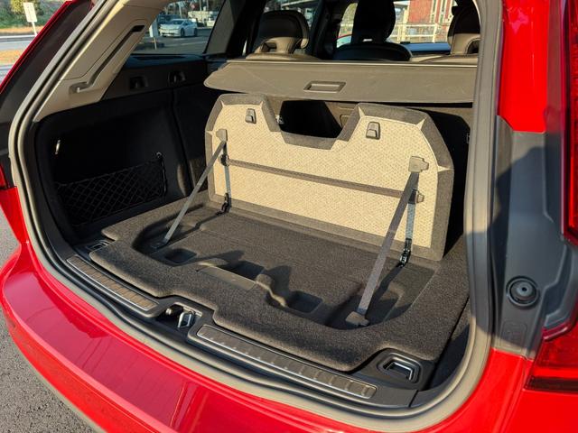 Ｖ６０ Ｔ５　モメンタム　８ＡＴ　ナビ　ＴＶ　ＥＴＣ２．０　Ｂｌｕｅｔｏｏｔｈ　ｃａｒｐｌａｙ　パワーバックドア　ＢＬＩＳ　ブラックレザーシート　純正アルミホイール　スマートキー　シートヒーター　ＬＥＤヘッドライト（72枚目）