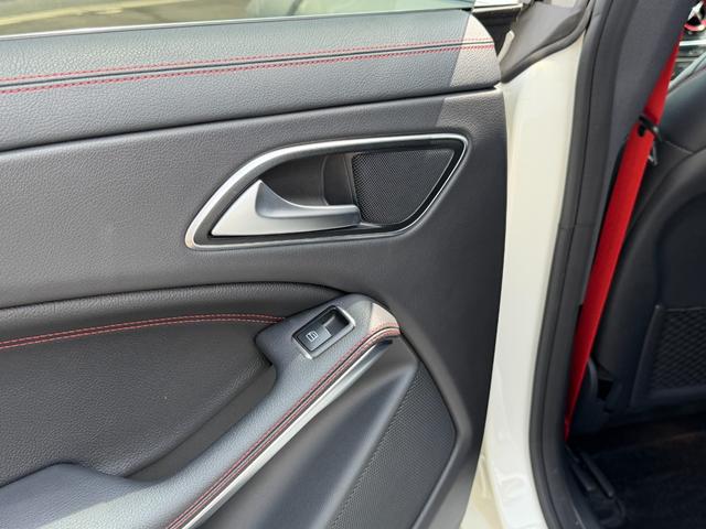 ＣＬＡ４５　４マチック　シューティングブレーク　黒革パワーシート　ｃａｒｐｌａｙ　ディスタンスパイロット　電動パワーバックドア　ナビ　バックカメラ　１８インチ純正アルミホイール　ＡＭＧレッドキャリパー（画像68）