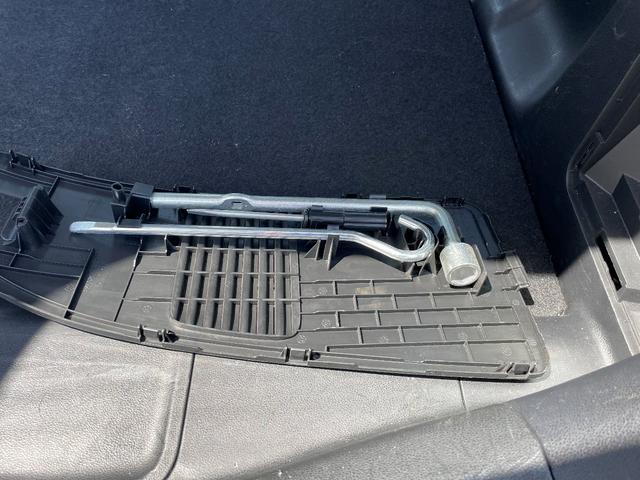 フィットハイブリッド ホンダ ｒｓ ファインスタイル ６速マニュアル車 ｇｐ系最終型 パナソニック８インチナビ フルセグｔｖ ｂｌｕｅｔｏｏｔｈオーディオ スマートキー 柿本マフラー ダウンサス オートクルーズ ｅｔｃ バックカメラ 社外エアクリーナー 福岡県