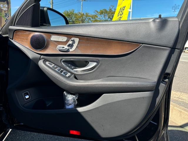 Ｃクラス Ｃ１８０アバンギャルド　後期モデル　レーダーセーフティーパッケージ　ｃａｒｐｌａｙ　コマンドシステム　ＴＶ　ＥＴＣ　純正アルミホイール　キーレスゴー　ＬＥＤヘッドライト（50枚目）