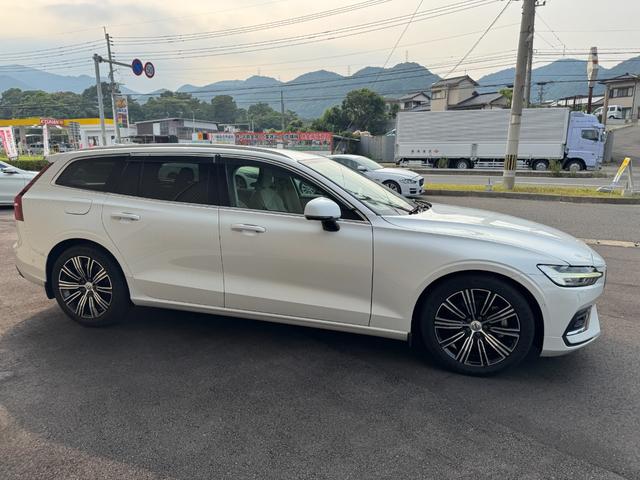 Ｖ６０ Ｔ５　インスクリプション　ナビ　ＴＶ　ＥＴＣ　Ｂｌｕｅｔｏｏｔｈ　ｃａｒｐｌａｙ　シートヒーター　シートクーラー　前後ドライブレコーダー　スマートキー（4枚目）