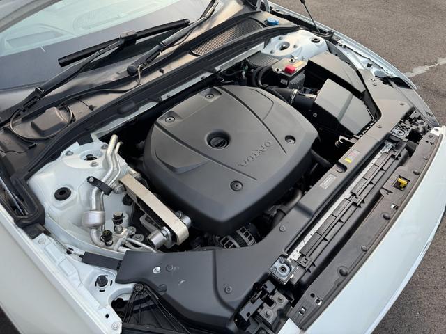 Ｖ６０ Ｔ５　インスクリプション　ナビ　ＴＶ　ＥＴＣ　Ｂｌｕｅｔｏｏｔｈ　ｃａｒｐｌａｙ　シートヒーター　シートクーラー　前後ドライブレコーダー　スマートキー（28枚目）