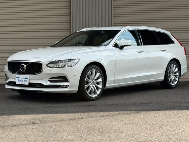 Ｖ９０ Ｔ５　モメンタム　ナビ　ＴＶ　ＥＴＣ２．０　Ｂｌｕｅｔｏｏｔｈ　ＣａｒＰｌａｙ　レザーシート　アダクティブクルーズコントロール　パワーバックドア　ブラインドスポットモニター（7枚目）