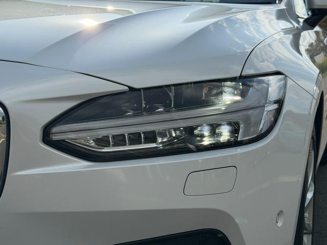 Ｖ９０ Ｔ５　モメンタム　ナビ　ＴＶ　ＥＴＣ２．０　Ｂｌｕｅｔｏｏｔｈ　ＣａｒＰｌａｙ　レザーシート　アダクティブクルーズコントロール　パワーバックドア　ブラインドスポットモニター（13枚目）