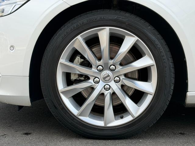 Ｖ９０ Ｔ５　モメンタム　ナビ　ＴＶ　ＥＴＣ２．０　Ｂｌｕｅｔｏｏｔｈ　ＣａｒＰｌａｙ　レザーシート　アダクティブクルーズコントロール　パワーバックドア　ブラインドスポットモニター（26枚目）