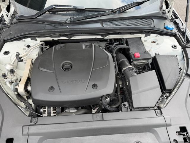 Ｖ９０ Ｔ５　モメンタム　ナビ　ＴＶ　ＥＴＣ２．０　Ｂｌｕｅｔｏｏｔｈ　ＣａｒＰｌａｙ　レザーシート　アダクティブクルーズコントロール　パワーバックドア　ブラインドスポットモニター（27枚目）