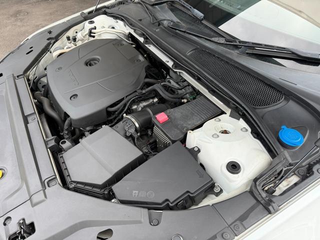 Ｖ９０ Ｔ５　モメンタム　ナビ　ＴＶ　ＥＴＣ２．０　Ｂｌｕｅｔｏｏｔｈ　ＣａｒＰｌａｙ　レザーシート　アダクティブクルーズコントロール　パワーバックドア　ブラインドスポットモニター（28枚目）