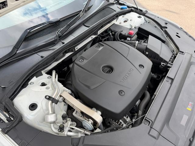 Ｖ９０ Ｔ５　モメンタム　ナビ　ＴＶ　ＥＴＣ２．０　Ｂｌｕｅｔｏｏｔｈ　ＣａｒＰｌａｙ　レザーシート　アダクティブクルーズコントロール　パワーバックドア　ブラインドスポットモニター（29枚目）