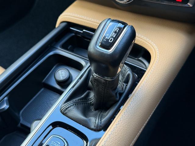 Ｖ９０ Ｔ５　モメンタム　ナビ　ＴＶ　ＥＴＣ２．０　Ｂｌｕｅｔｏｏｔｈ　ＣａｒＰｌａｙ　レザーシート　アダクティブクルーズコントロール　パワーバックドア　ブラインドスポットモニター（41枚目）