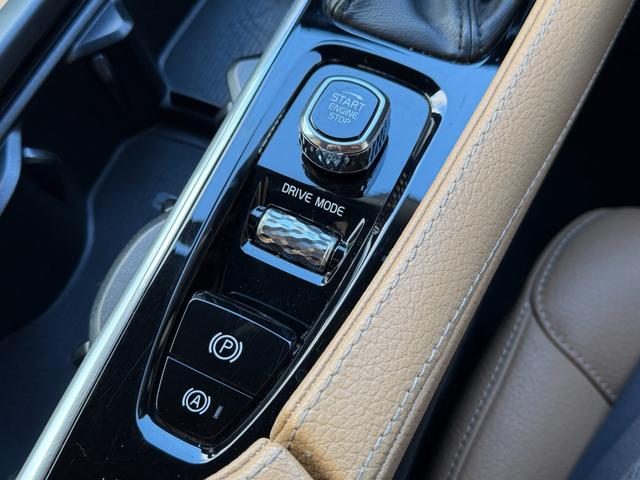 Ｖ９０ Ｔ５　モメンタム　ナビ　ＴＶ　ＥＴＣ２．０　Ｂｌｕｅｔｏｏｔｈ　ＣａｒＰｌａｙ　レザーシート　アダクティブクルーズコントロール　パワーバックドア　ブラインドスポットモニター（42枚目）