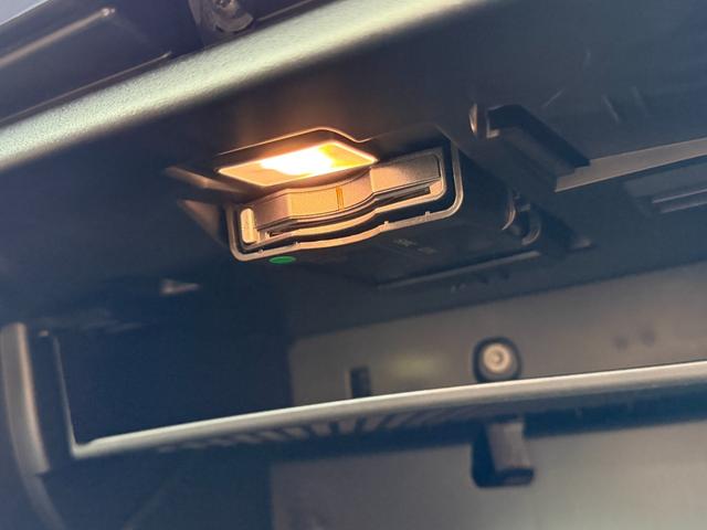 Ｖ９０ Ｔ５　モメンタム　ナビ　ＴＶ　ＥＴＣ２．０　Ｂｌｕｅｔｏｏｔｈ　ＣａｒＰｌａｙ　レザーシート　アダクティブクルーズコントロール　パワーバックドア　ブラインドスポットモニター（46枚目）