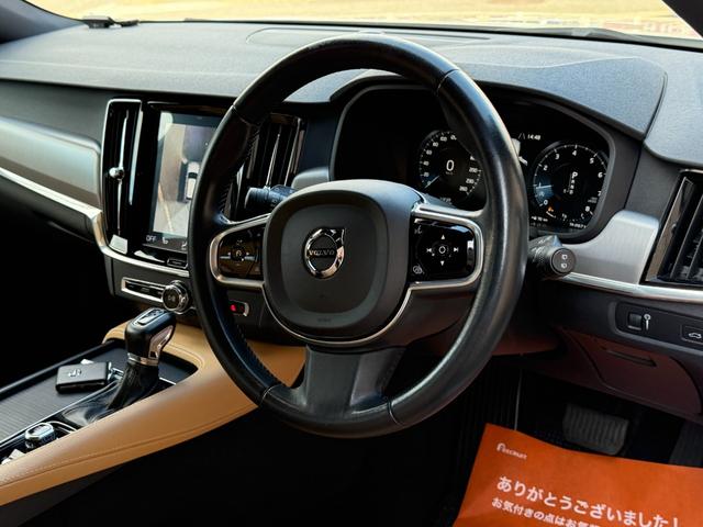 Ｖ９０ Ｔ５　モメンタム　ナビ　ＴＶ　ＥＴＣ２．０　Ｂｌｕｅｔｏｏｔｈ　ＣａｒＰｌａｙ　レザーシート　アダクティブクルーズコントロール　パワーバックドア　ブラインドスポットモニター（49枚目）