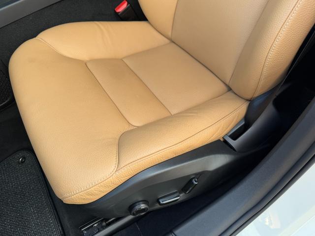 Ｖ９０ Ｔ５　モメンタム　ナビ　ＴＶ　ＥＴＣ２．０　Ｂｌｕｅｔｏｏｔｈ　ＣａｒＰｌａｙ　レザーシート　アダクティブクルーズコントロール　パワーバックドア　ブラインドスポットモニター（61枚目）