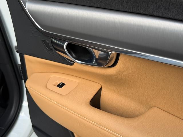 Ｖ９０ Ｔ５　モメンタム　ナビ　ＴＶ　ＥＴＣ２．０　Ｂｌｕｅｔｏｏｔｈ　ＣａｒＰｌａｙ　レザーシート　アダクティブクルーズコントロール　パワーバックドア　ブラインドスポットモニター（69枚目）