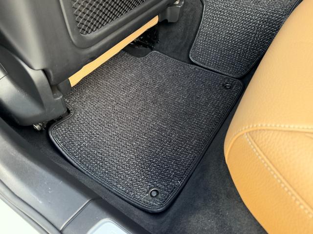 Ｖ９０ Ｔ５　モメンタム　ナビ　ＴＶ　ＥＴＣ２．０　Ｂｌｕｅｔｏｏｔｈ　ＣａｒＰｌａｙ　レザーシート　アダクティブクルーズコントロール　パワーバックドア　ブラインドスポットモニター（71枚目）