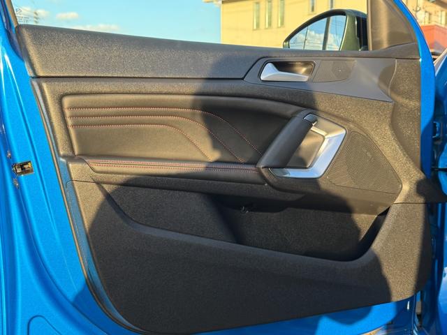 308 SW GT ブルーHDi TV youtube再生 carplay ビルシュタイン車高調 社外18インチアルミホイール パワーバックドア スマートキー プッシュスタート(64枚目)