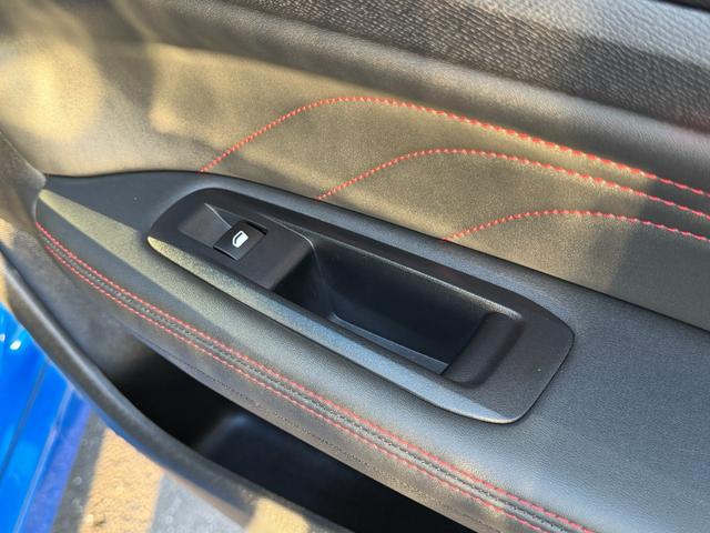 308 SW GT ブルーHDi TV youtube再生 carplay ビルシュタイン車高調 社外18インチアルミホイール パワーバックドア スマートキー プッシュスタート(69枚目)