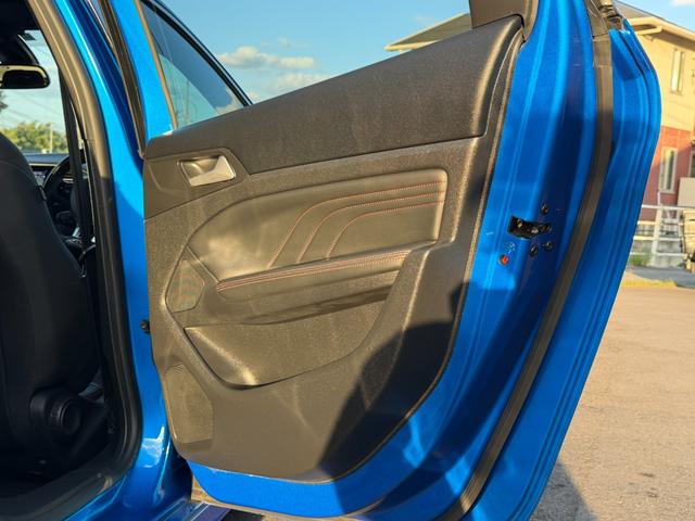 308 SW GT ブルーHDi TV youtube再生 carplay ビルシュタイン車高調 社外18インチアルミホイール パワーバックドア スマートキー プッシュスタート(70枚目)