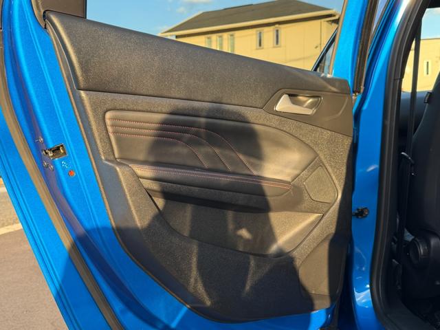 308 SW GT ブルーHDi TV youtube再生 carplay ビルシュタイン車高調 社外18インチアルミホイール パワーバックドア スマートキー プッシュスタート(76枚目)