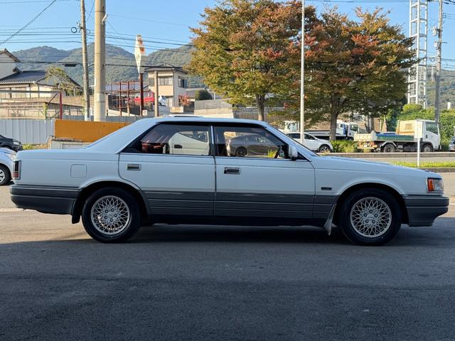 ルーチェ V6-2000 リミテッド オートエアコン スイングルーバー 減衰力調整サスペンション カセットテープスロット ラジオ ETC(4枚目)