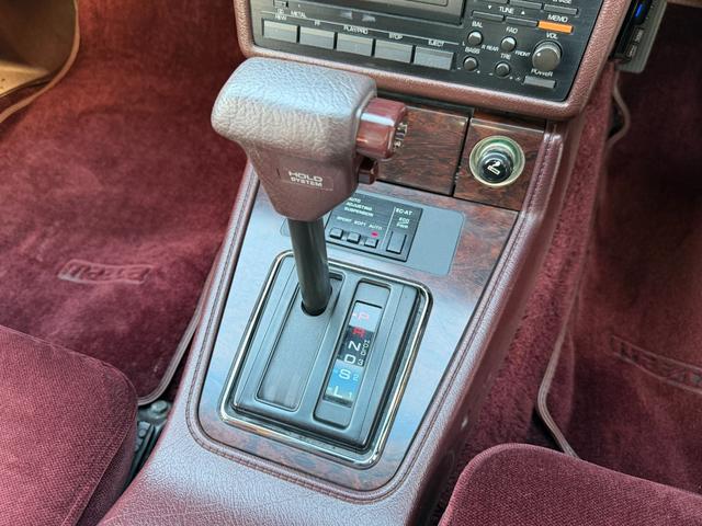 ルーチェ V6-2000 リミテッド オートエアコン スイングルーバー 減衰力調整サスペンション カセットテープスロット ラジオ ETC(31枚目)