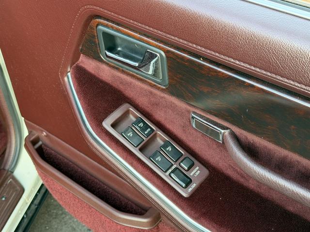 ルーチェ V6-2000 リミテッド オートエアコン スイングルーバー 減衰力調整サスペンション カセットテープスロット ラジオ ETC(41枚目)