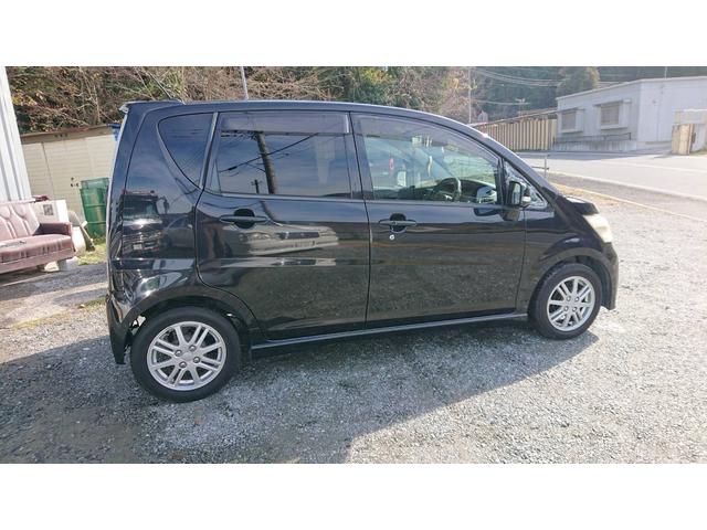 ムーヴ カスタム　Ｘ　ｍｏｍｏステアリング　スマートキー　キーレスエントリー　盗難防止システム　衝突安全ボディ　パワーステアリング（7枚目）