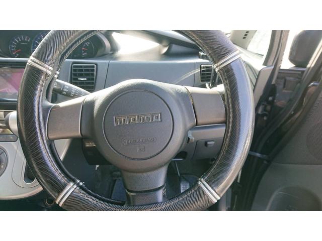 ムーヴ カスタム　Ｘ　ｍｏｍｏステアリング　スマートキー　キーレスエントリー　盗難防止システム　衝突安全ボディ　パワーステアリング（13枚目）