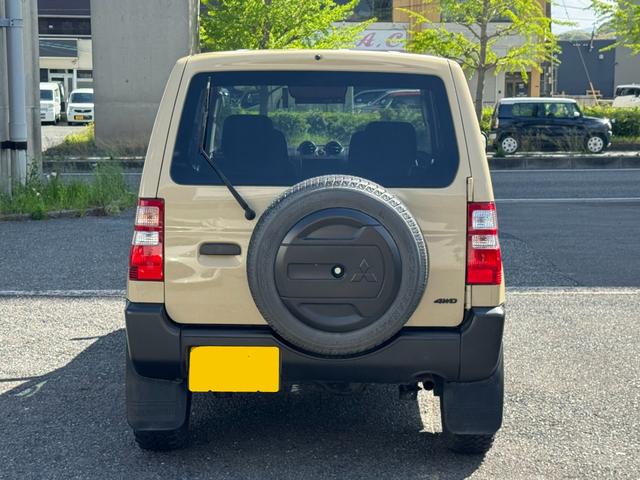 パジェロミニ ＶＲ　オートリアルフロントバンパー　角目４灯ライト　４ＷＤ　ターボ　フルセグナビ　１５マッドタイヤ　中間パイプ令和４年交換済　キーレス　全塗装済（6枚目）
