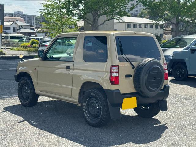 パジェロミニ ＶＲ　オートリアルフロントバンパー　角目４灯ライト　４ＷＤ　ターボ　フルセグナビ　１５マッドタイヤ　中間パイプ令和４年交換済　キーレス　全塗装済（7枚目）