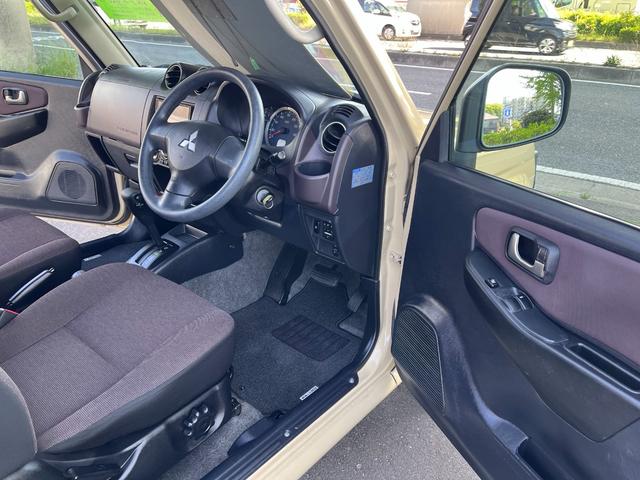 パジェロミニ ＶＲ　オートリアルフロントバンパー　角目４灯ライト　４ＷＤ　ターボ　フルセグナビ　１５マッドタイヤ　中間パイプ令和４年交換済　キーレス　全塗装済（11枚目）