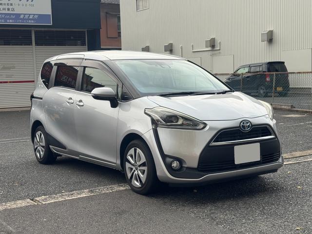 シエンタ ハイブリッドＧ　クエロ　フルセグナビ　バックカメラ　ＥＴＣ　両側電動スライド　シートヒーター　革巻きステアリング　クラッツィオシートカバー　セーフティセンス　ドラレコ（3枚目）