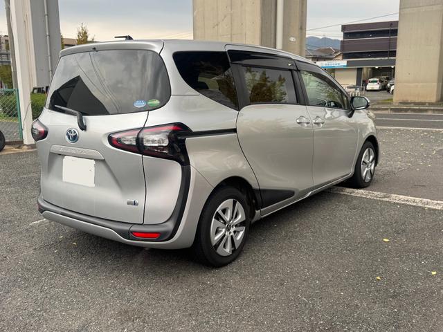 シエンタ ハイブリッドＧ　クエロ　フルセグナビ　バックカメラ　ＥＴＣ　両側電動スライド　シートヒーター　革巻きステアリング　クラッツィオシートカバー　セーフティセンス　ドラレコ（6枚目）