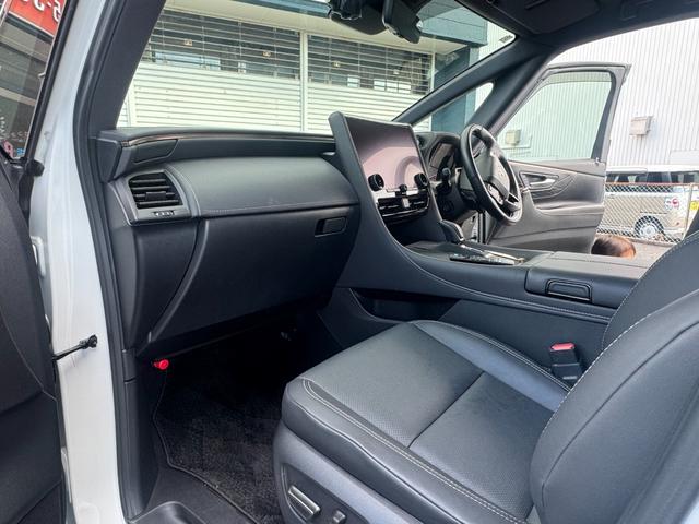 アルファードハイブリッド Z モデリスタエアロ 13.2型有機EL後席ディスプレイ アシストグリップ(ウッド長) サイドエンブレムイルミネーション 有機EL後席ディスプレイ アシストグリップ(ウッド調) ムーンルーフ(11枚目)