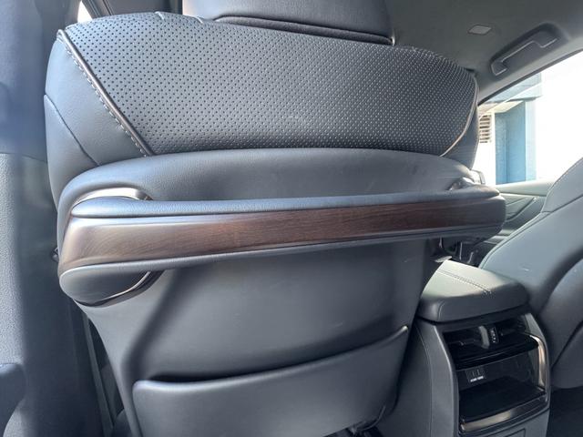 アルファードハイブリッド Z モデリスタエアロ 13.2型有機EL後席ディスプレイ アシストグリップ(ウッド長) サイドエンブレムイルミネーション 有機EL後席ディスプレイ アシストグリップ(ウッド調) ムーンルーフ(17枚目)